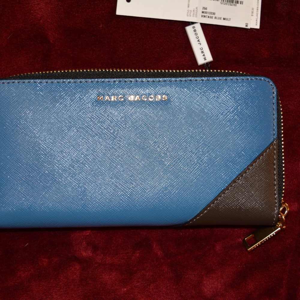 Marc Jacobs Wallet - Picture 3 of 5